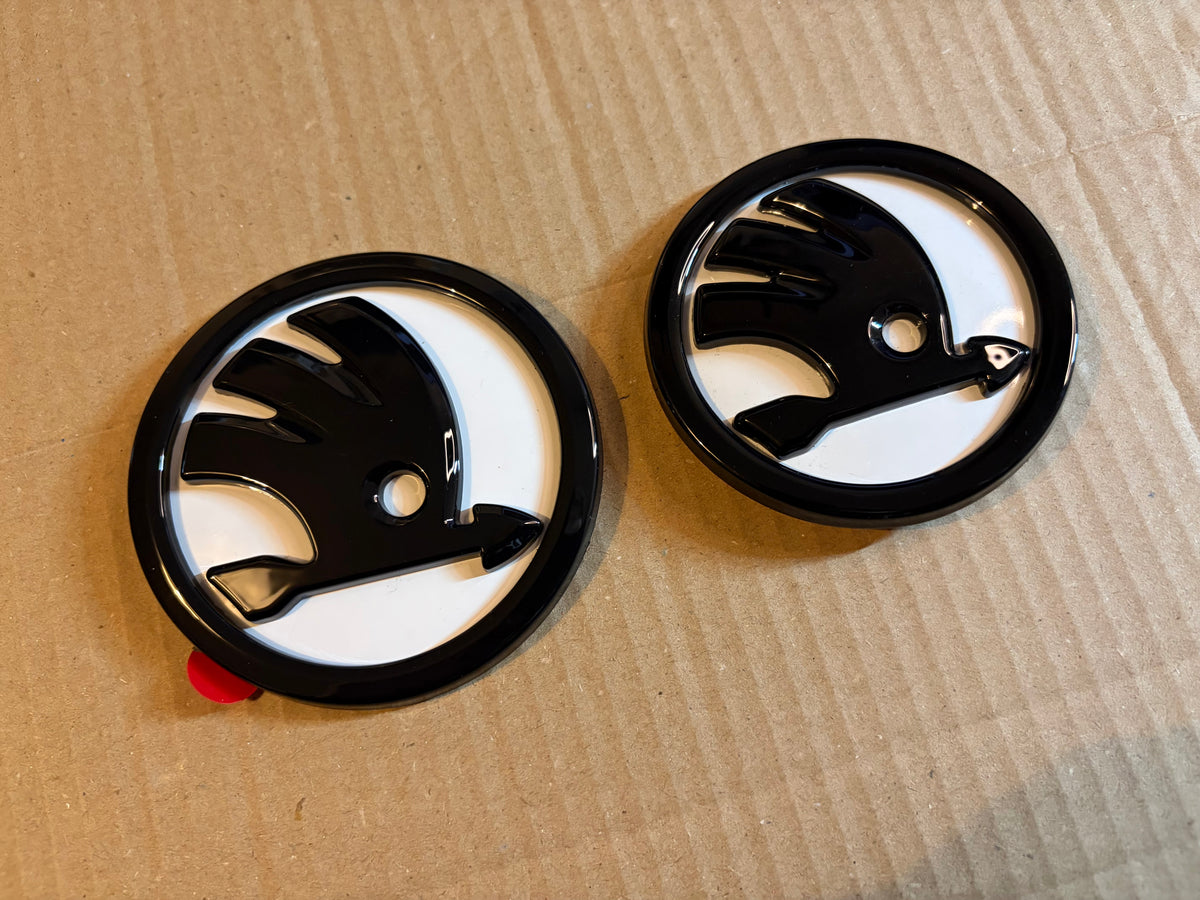 Skoda Front & Rear Badge Set 80mm 90mm White & Gloss Black Emblems Octavia Fabia Superb Kodiaq Karoq Yeti Scala Kamiq