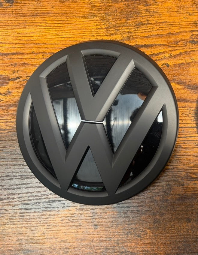 VW Caddy MK4 Front Badge – Non-ACC | Gloss Black & Matte Black